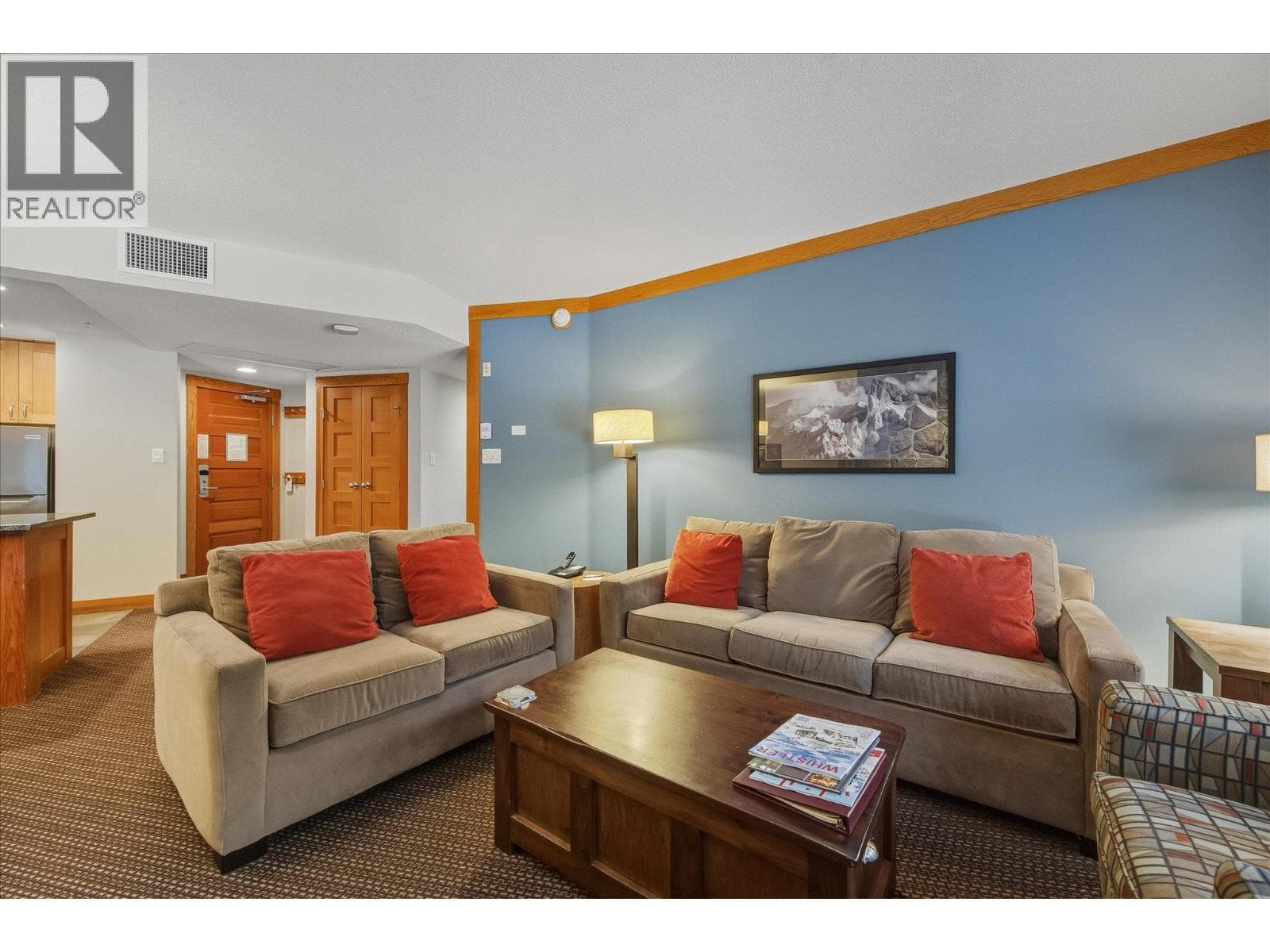 326D 2036 LONDON LANE photo 4