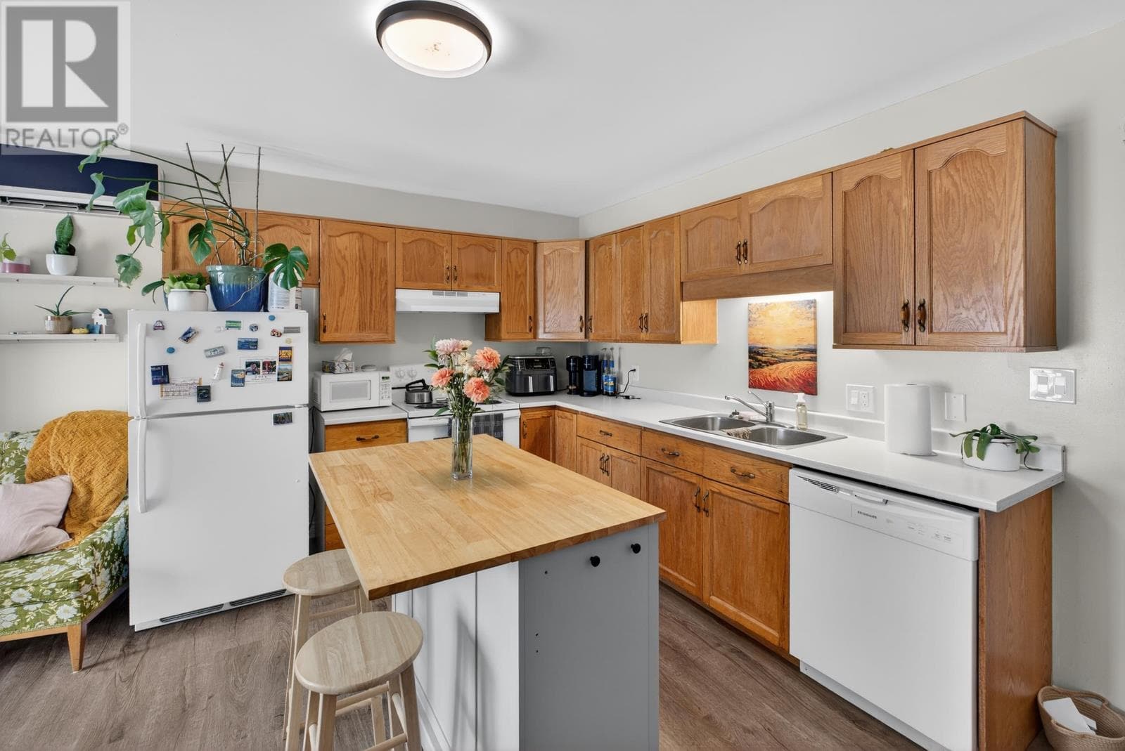125 Lady Slipper Drive N photo 5