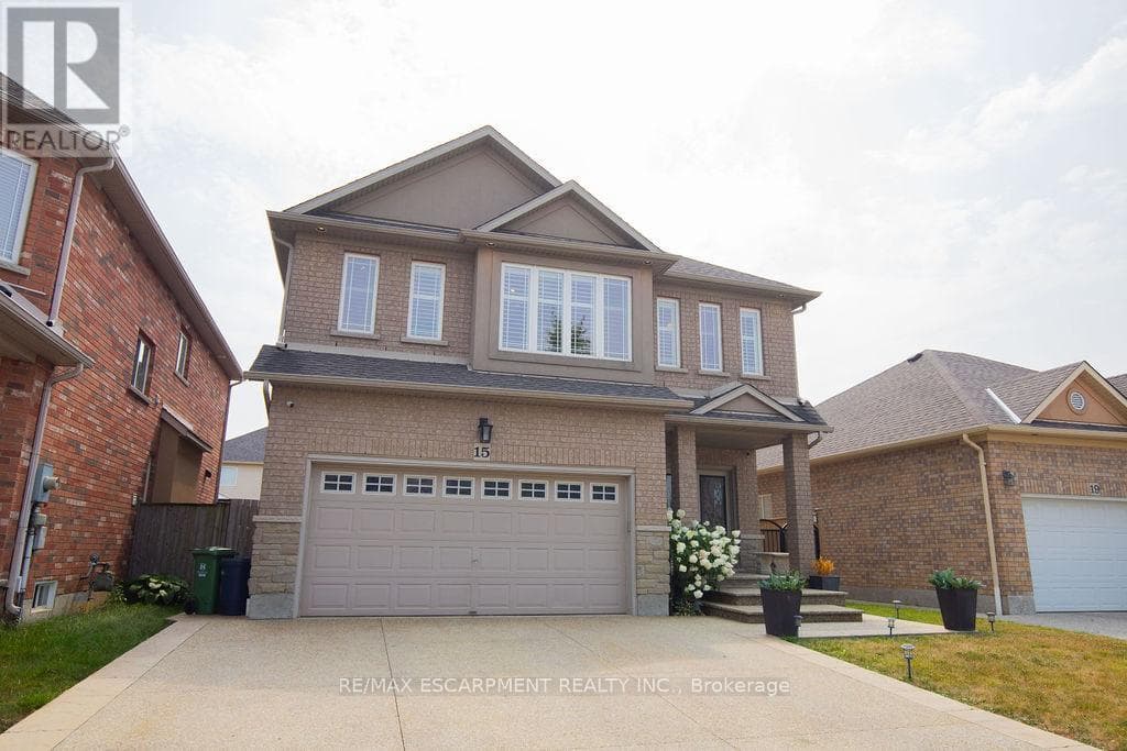 4 bed 3 bath single family at 15 MEADOWBANK DRIVE — $1,079,000