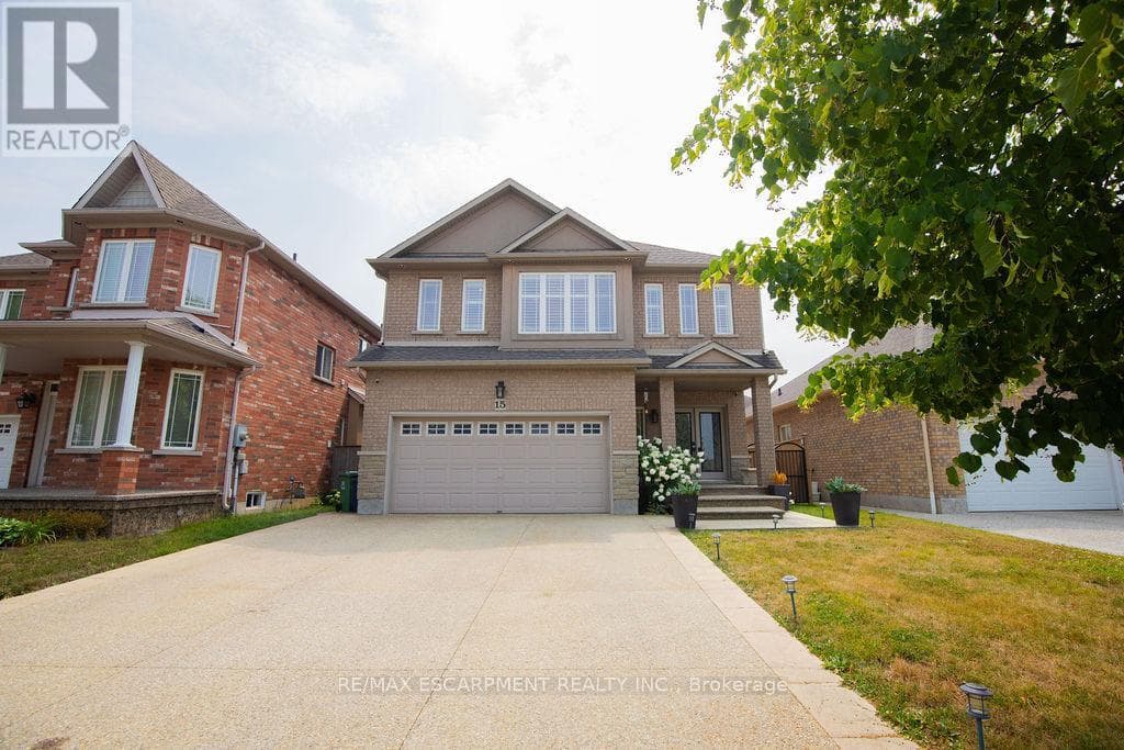 15 MEADOWBANK DRIVE photo 2