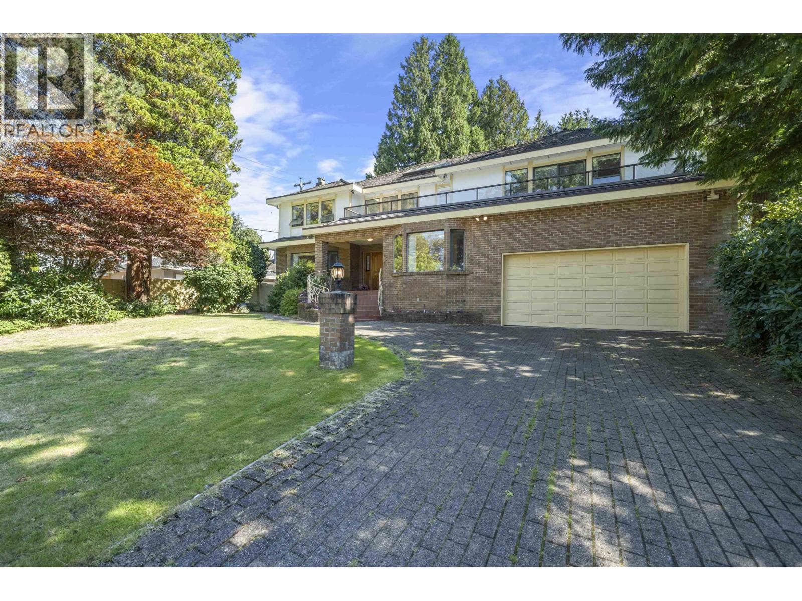 6668 SELKIRK STREET photo 2