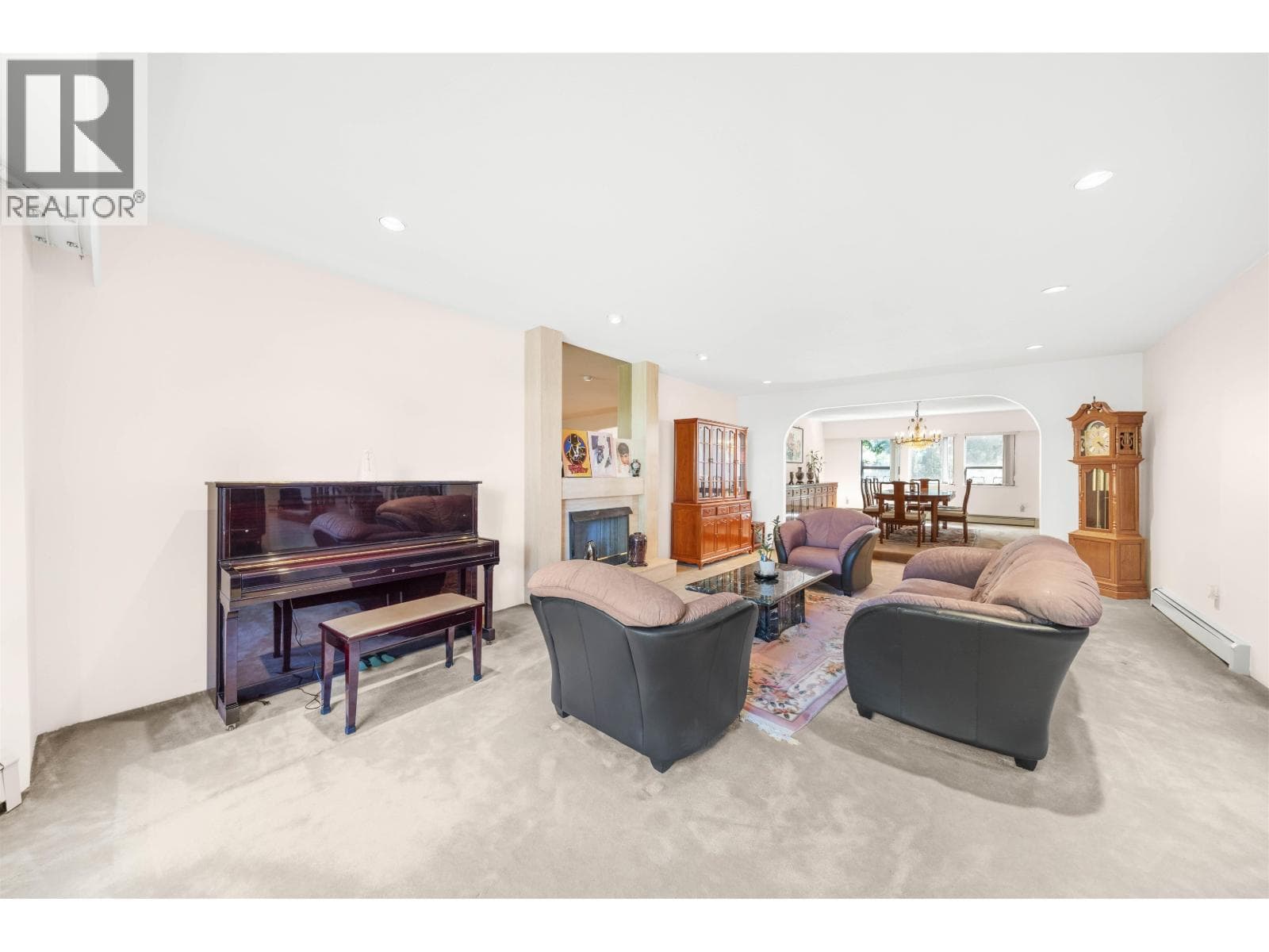 6668 SELKIRK STREET photo 4