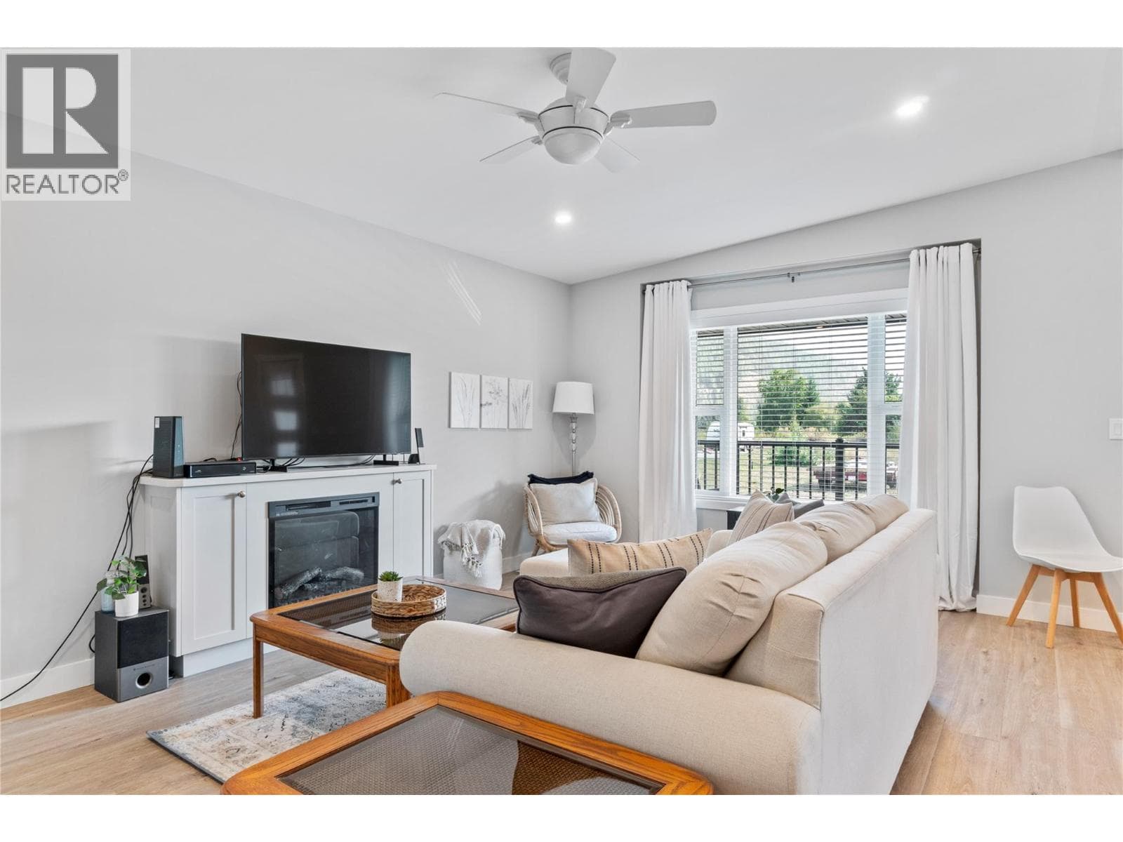 728 Elderberry Walk photo 5