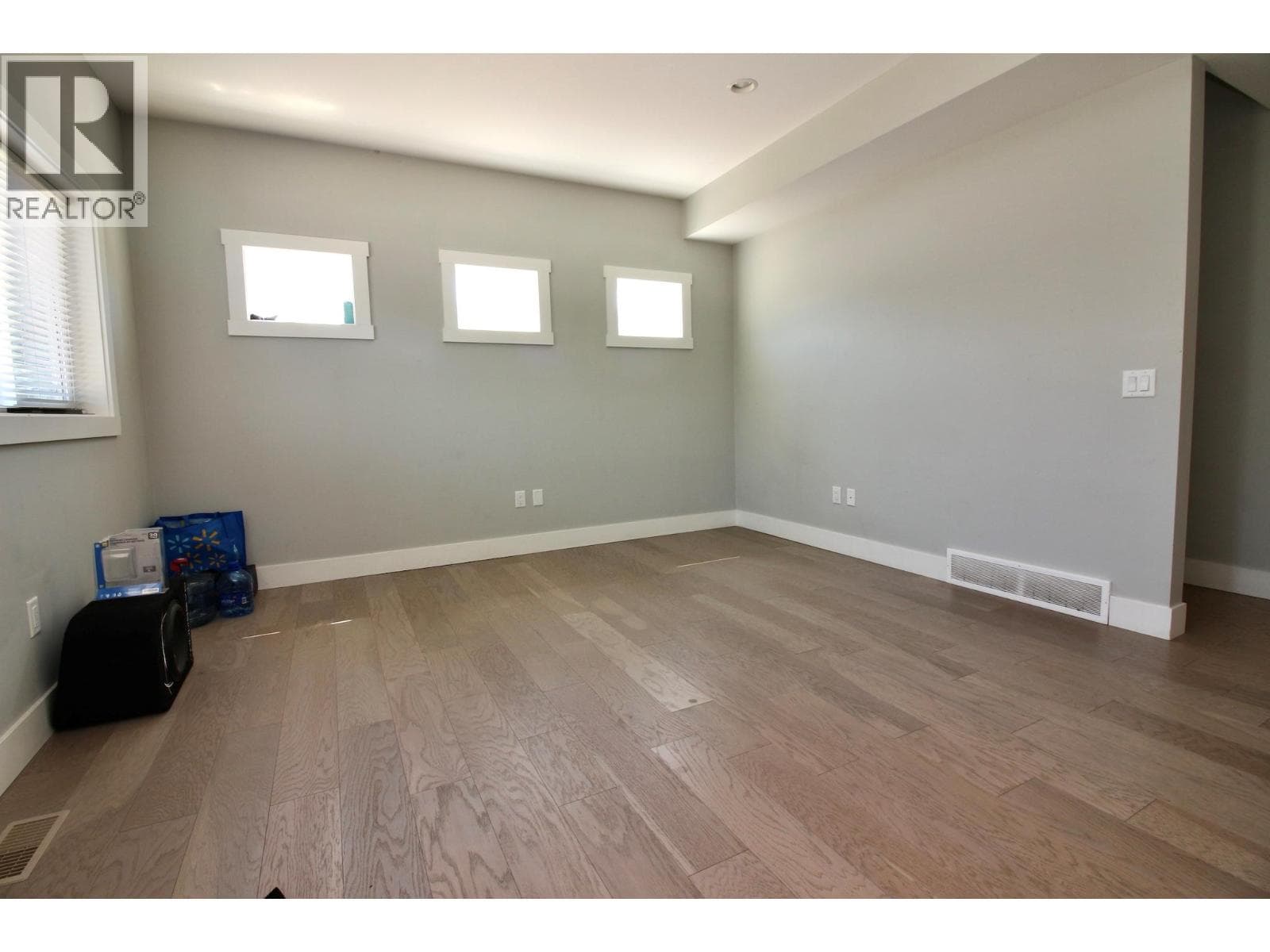 1480 Inkar Road photo 3