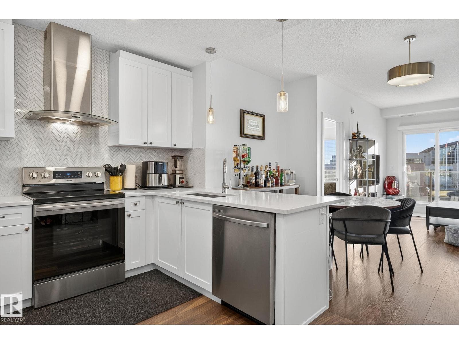 #218 1316 WINDERMERE WY SW photo 3