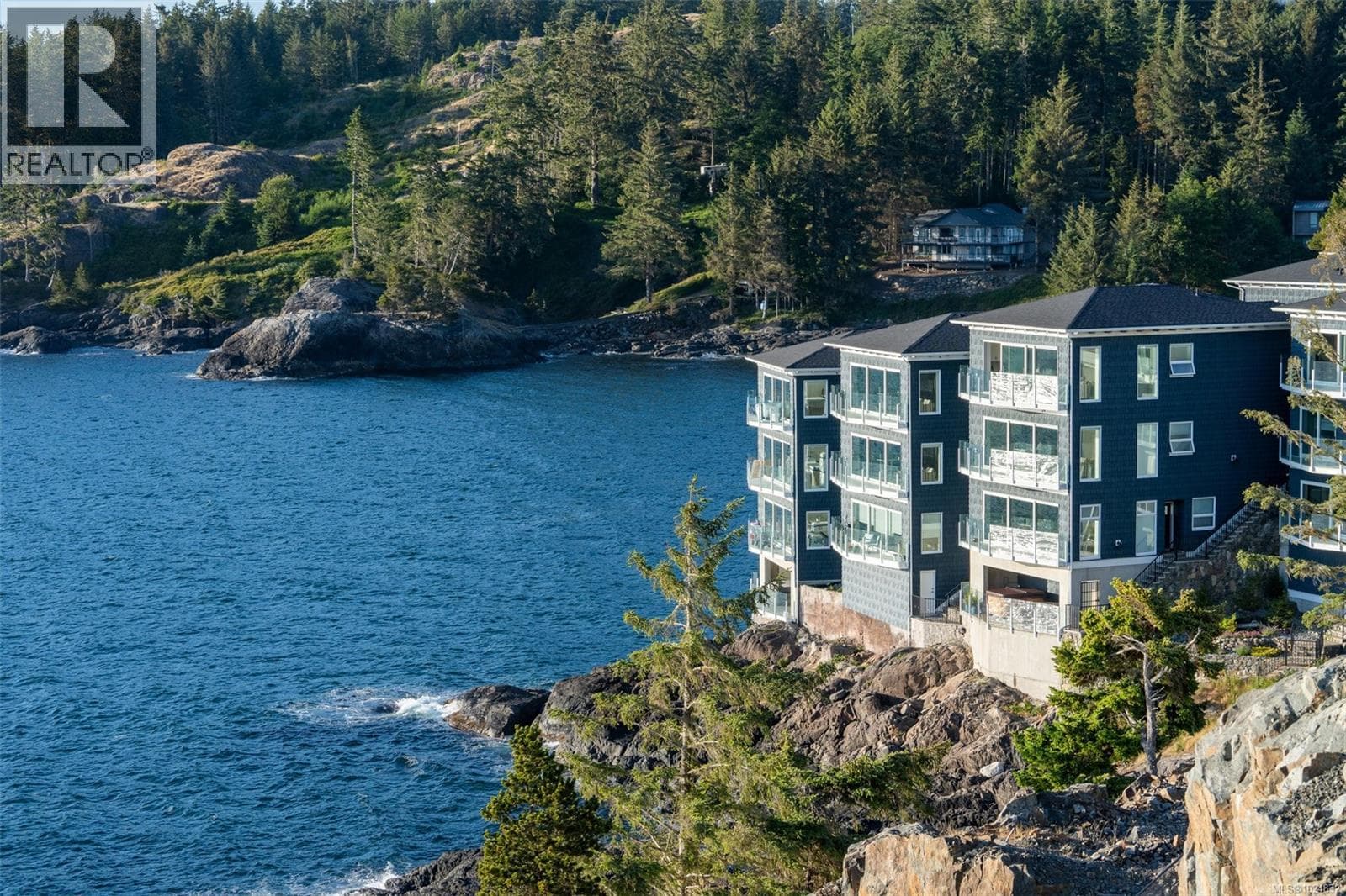 2 bed 2 bath single family at 13B 1000 Sookepoint Pl — $1,079,000