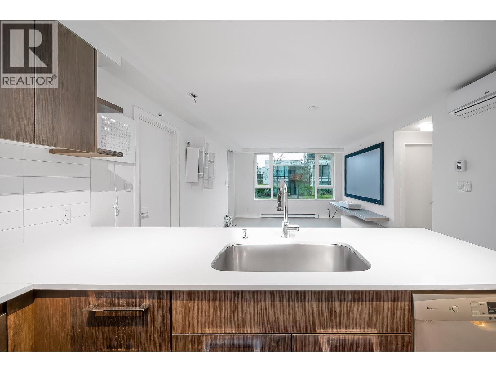 701 7888 ACKROYD ROAD photo 5