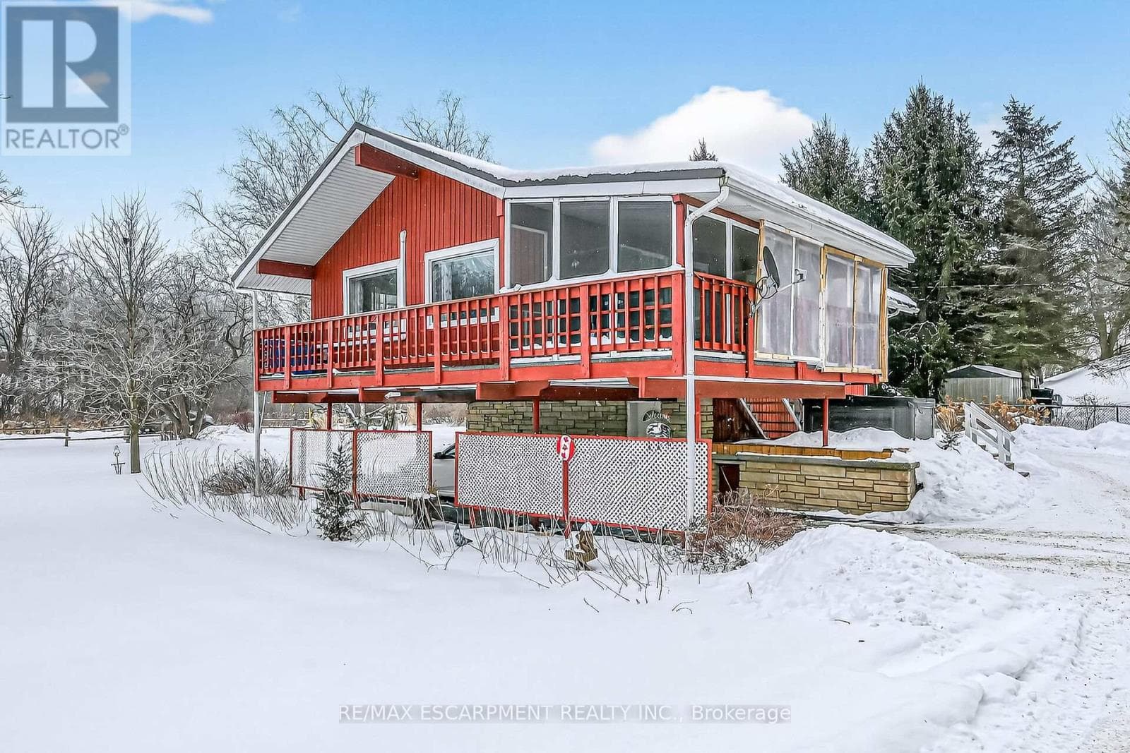 1686 OLD BROCK STREET photo 4