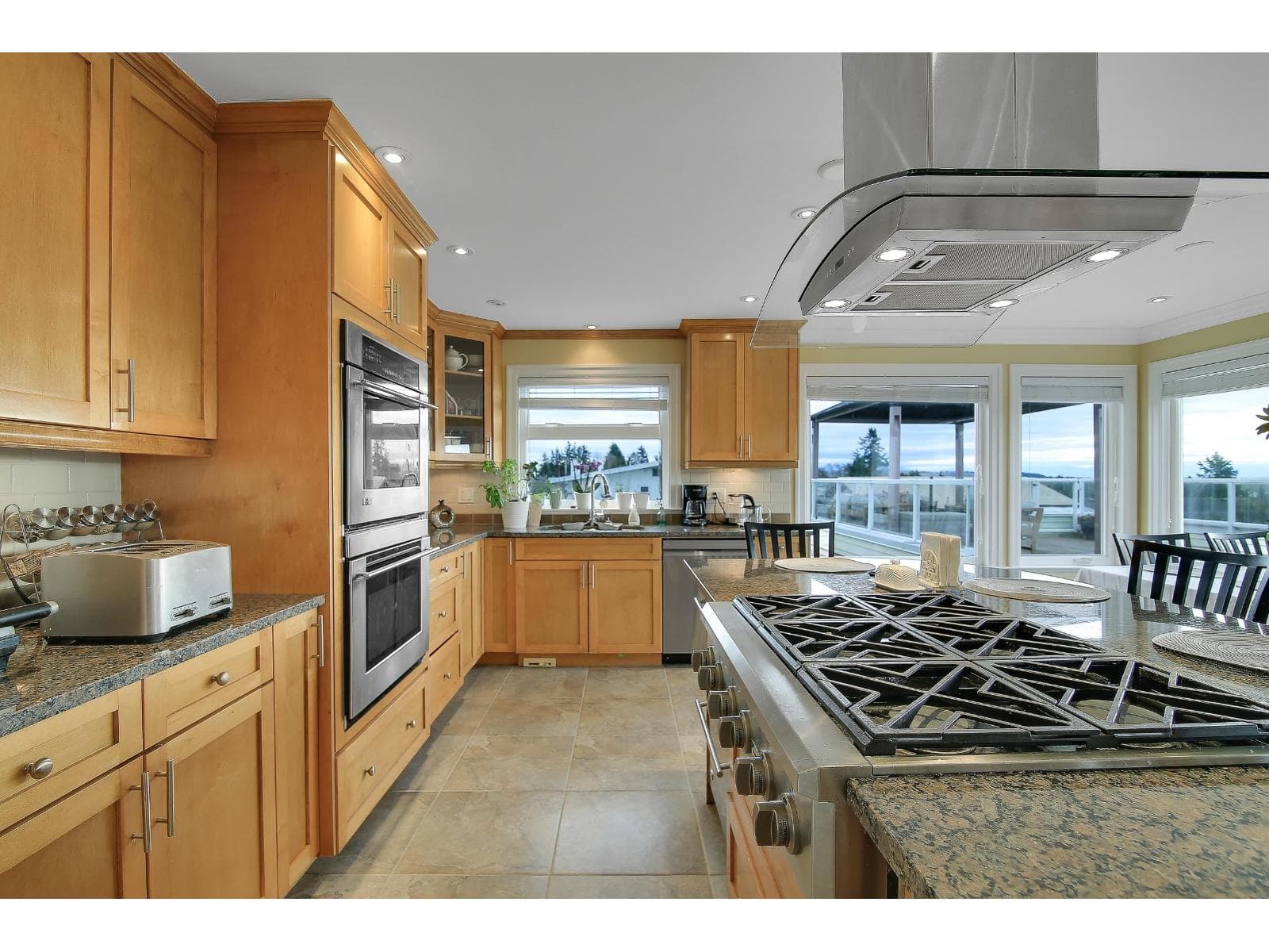1050 PARKER STREET photo 5
