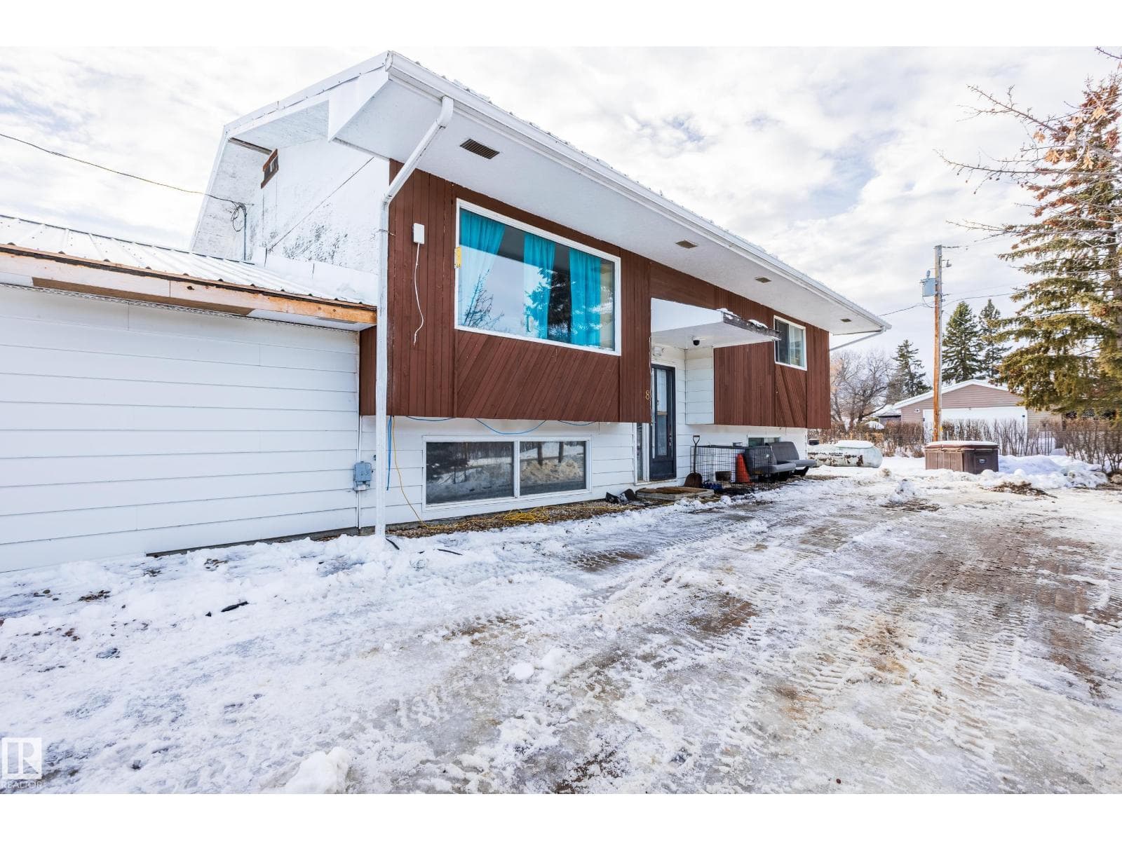 2 bed 2 bath single family at 8 FOURTH ST — $280,000