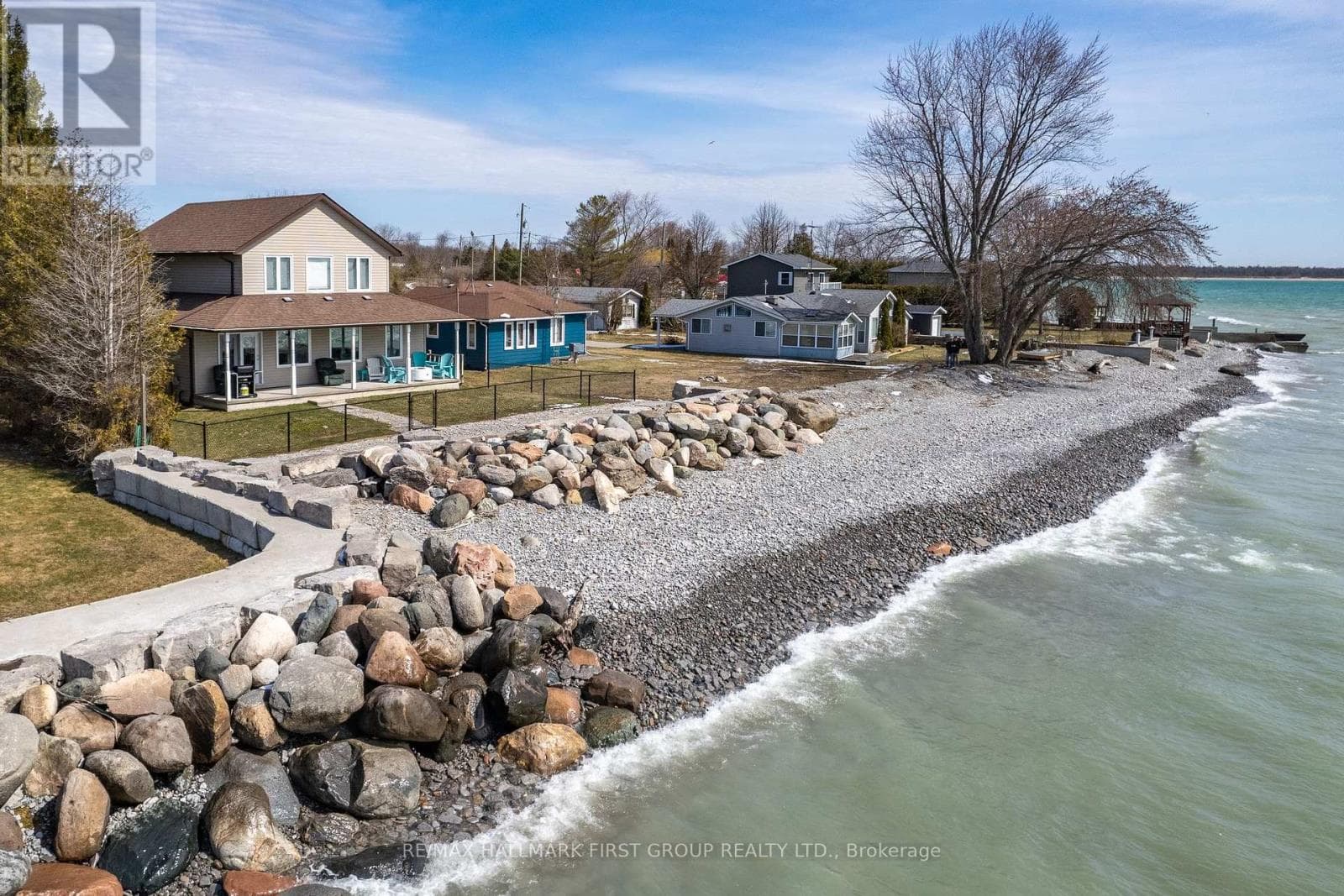 3 bed 2 bath single family at 44 GREENWAY CIRCLE — $1,025,000
