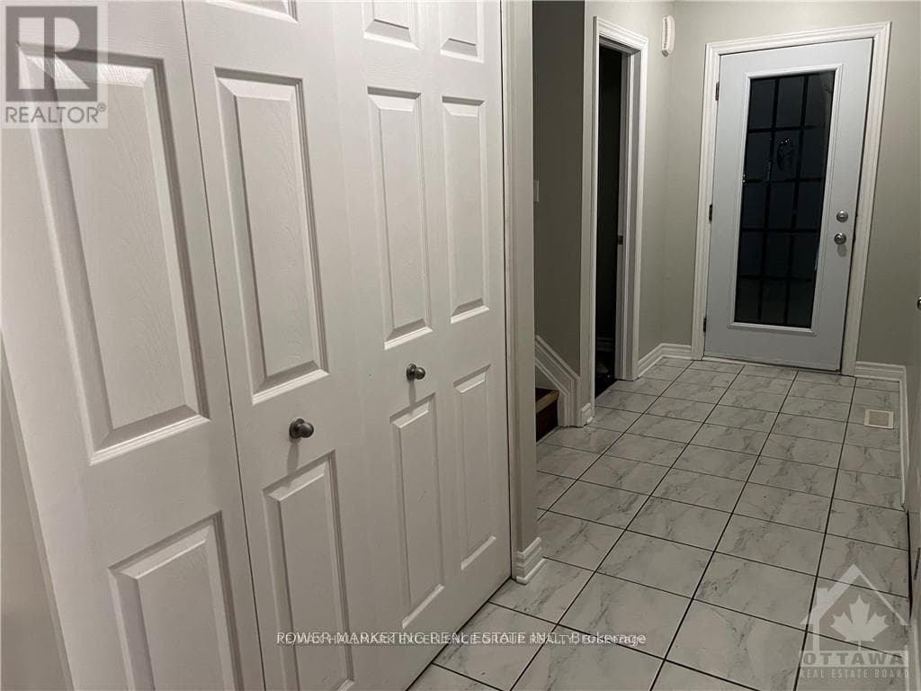270 MICA CRESCENT photo 4