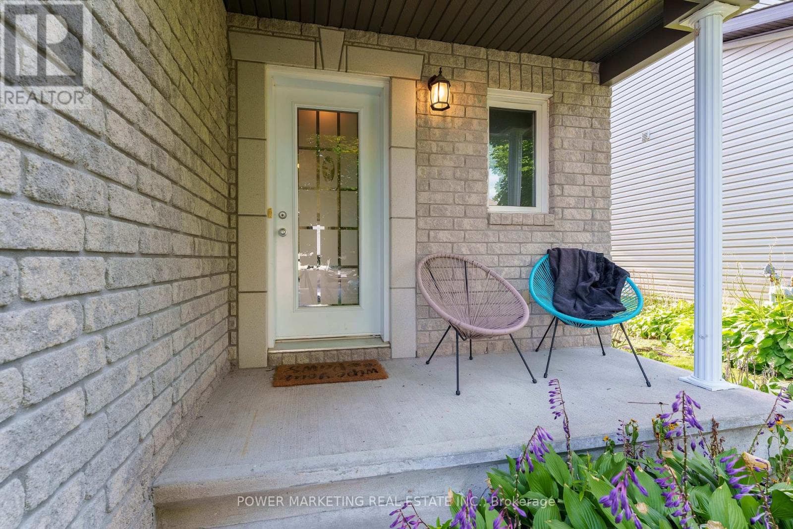 270 MICA CRESCENT photo 3