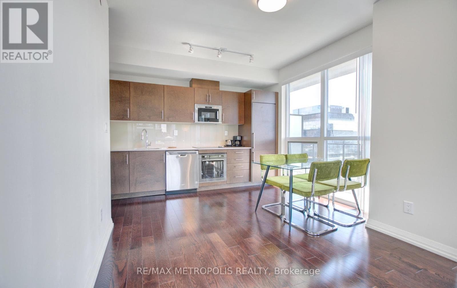 2015 - 460 ADELAIDE STREET E photo 5
