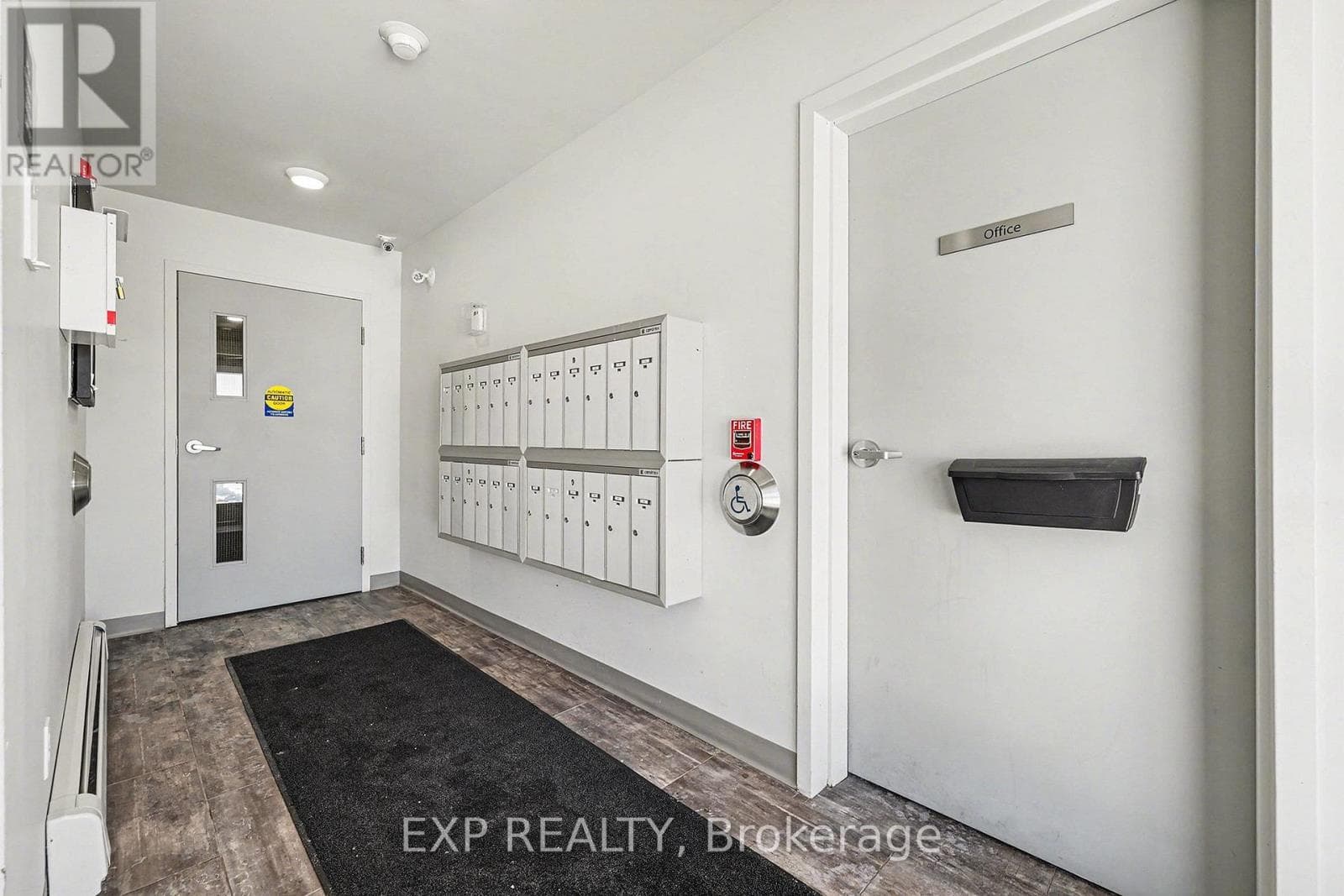 322 HONEYBORNE STREET photo 4