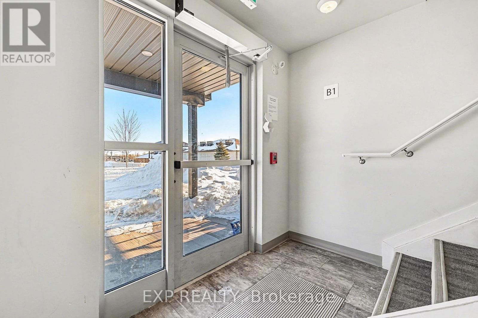 322 HONEYBORNE STREET photo 5