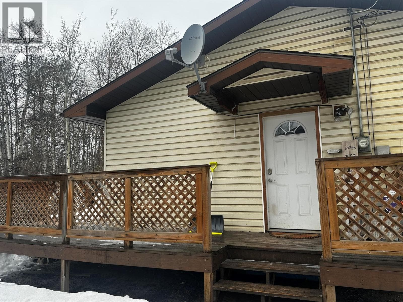 4557 Veterans Way photo 3