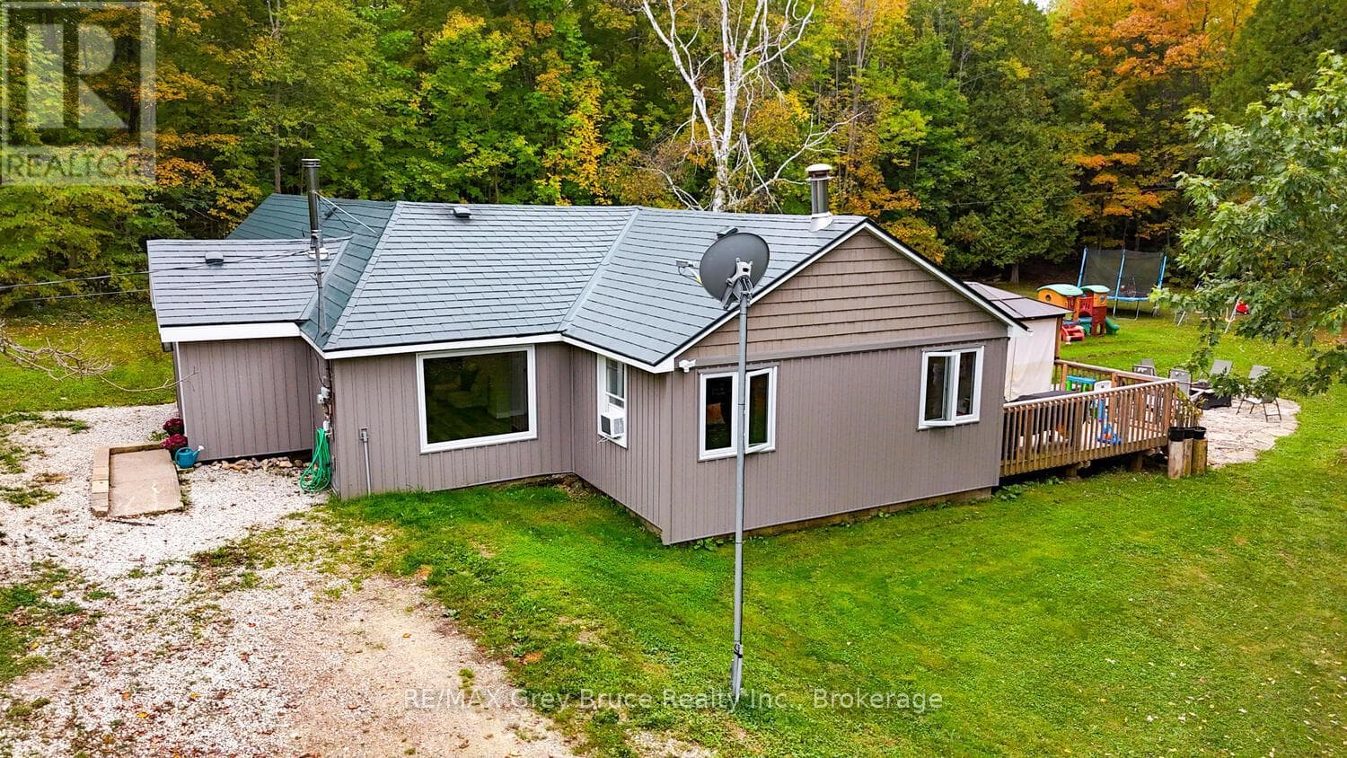 217 KINGS CRESCENT photo 3