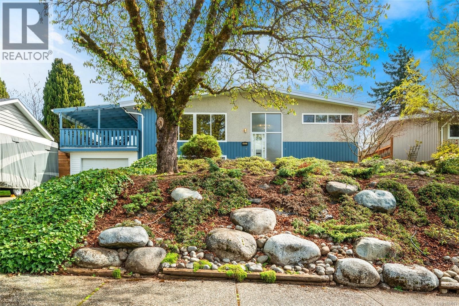 3 bed 3 bath single family at 4632 Durant St — $689,900