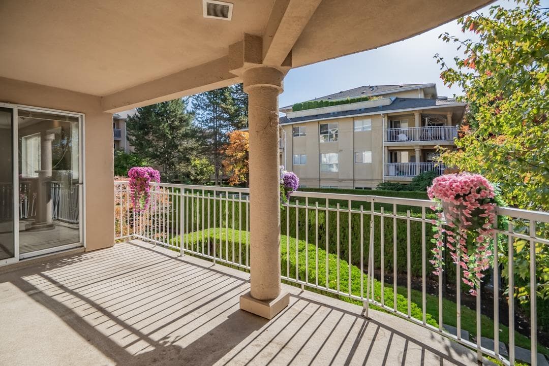 203 13733 74 AVENUE photo 5
