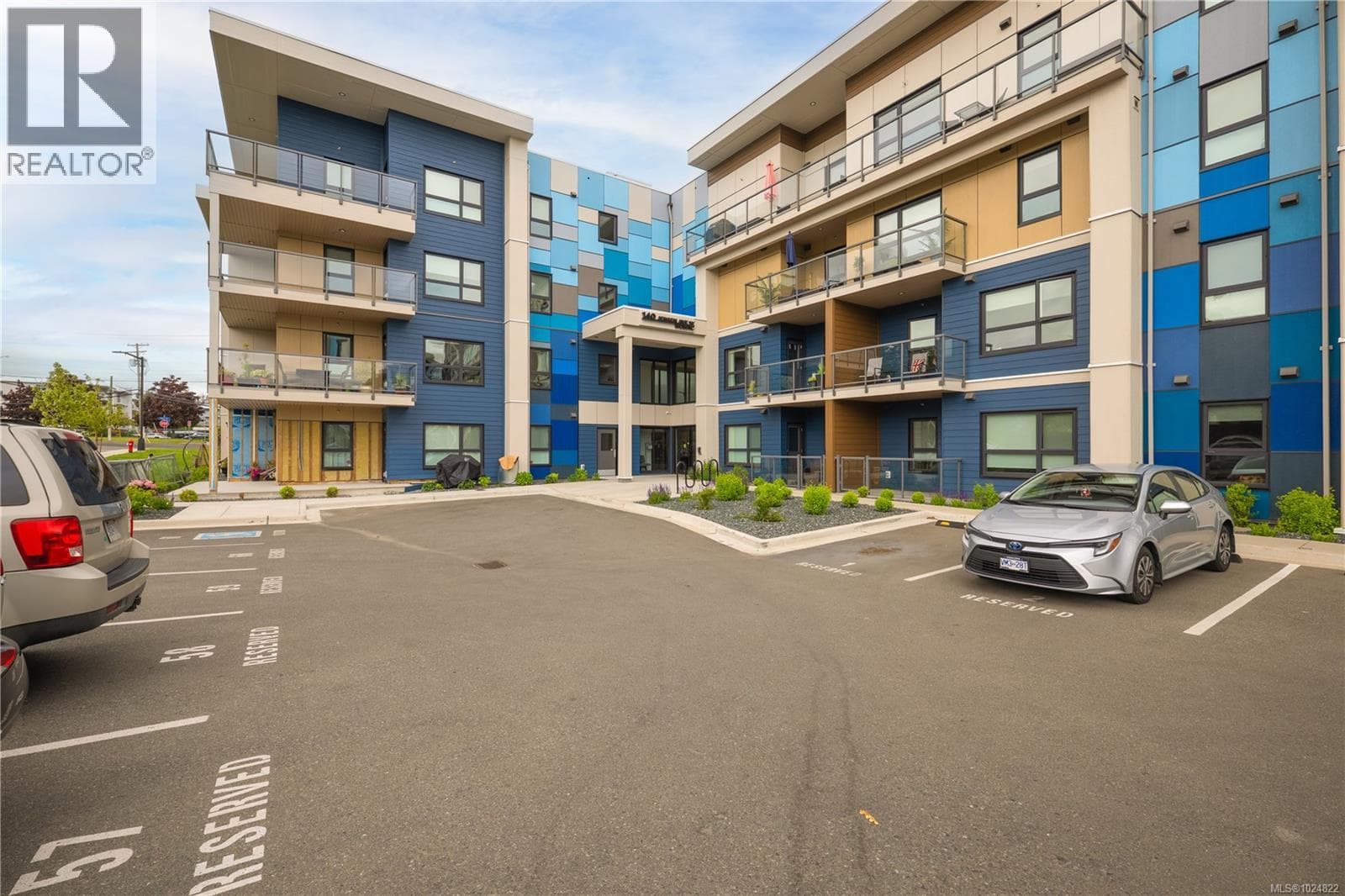 212 140 Jensen Ave W photo 2