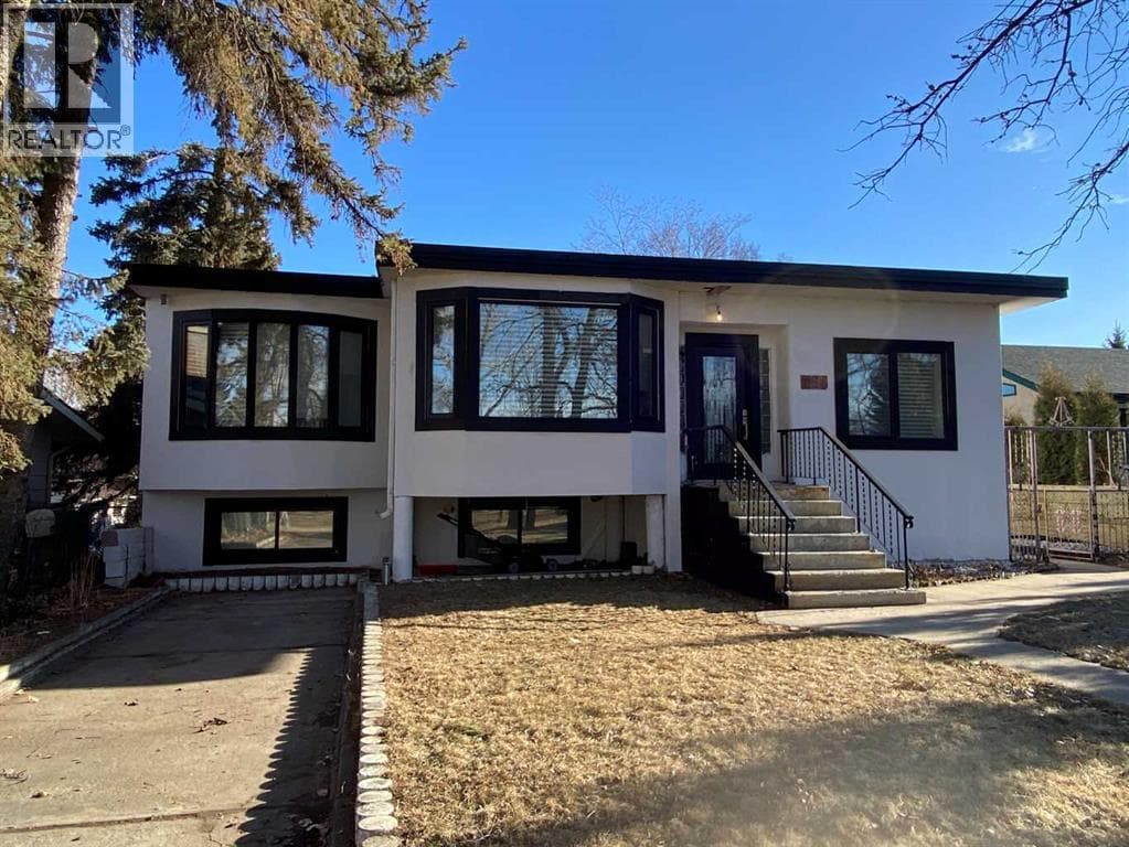 564 5 Street W — photo 2