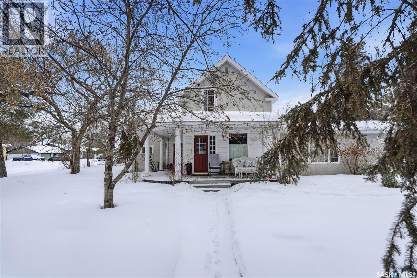 4 bed 2 bath single family at 200 1st AVENUE — $189,900