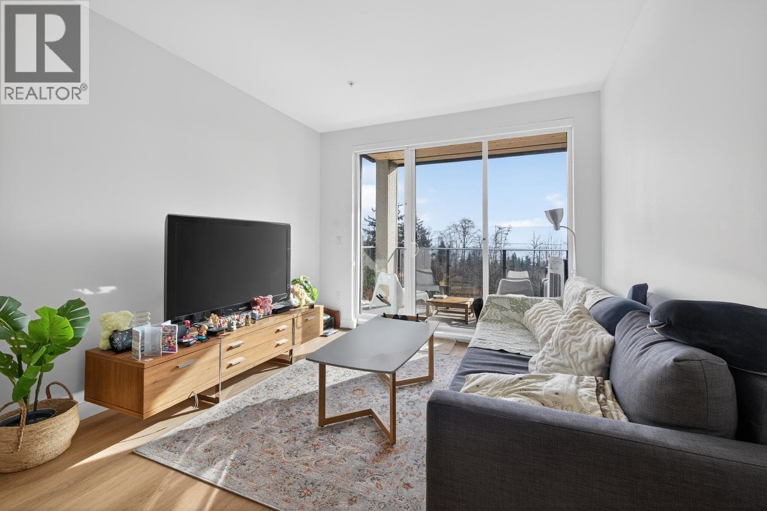 206 9580 TOWER ROAD photo 2