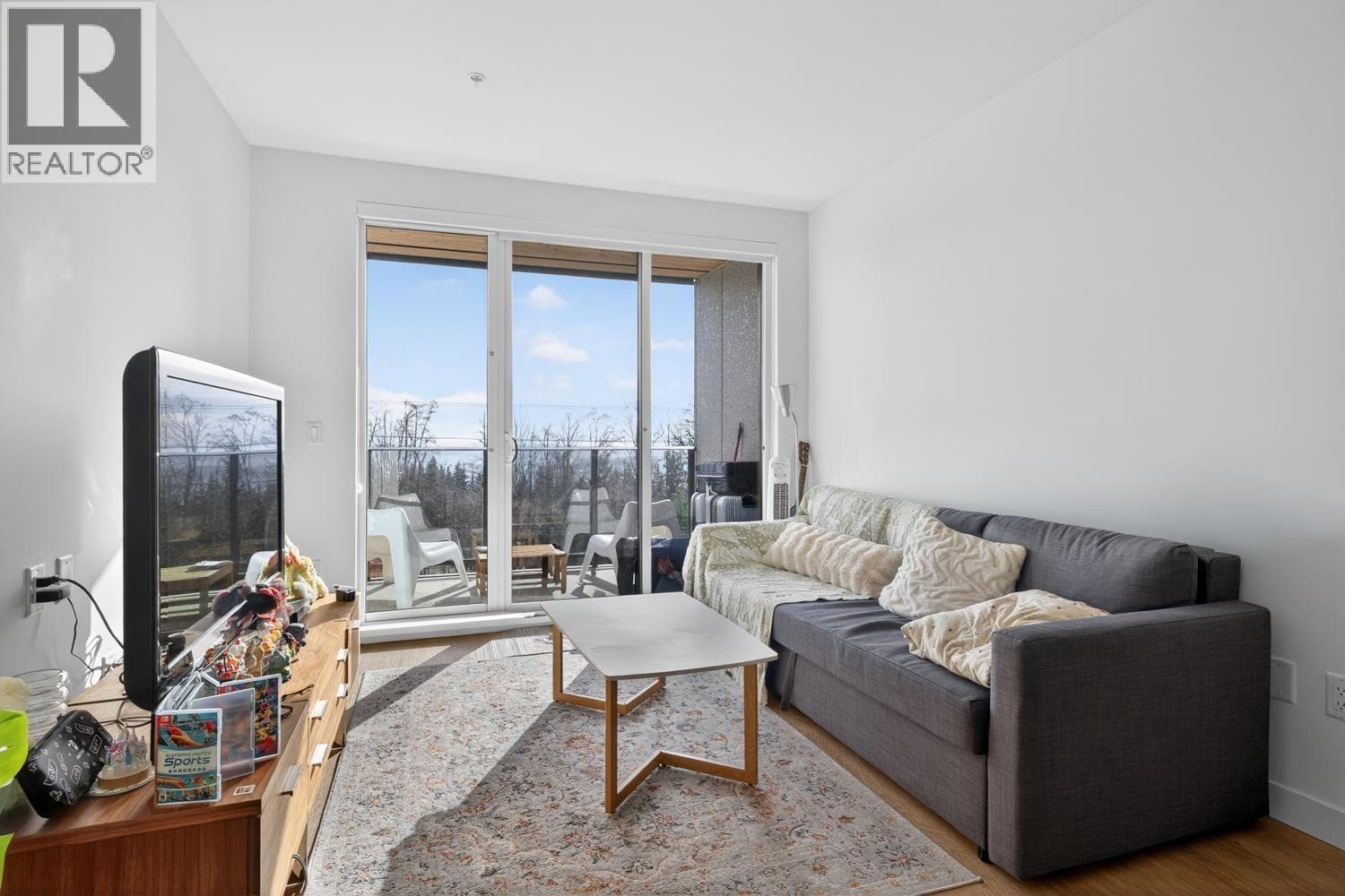 206 9580 TOWER ROAD photo 3