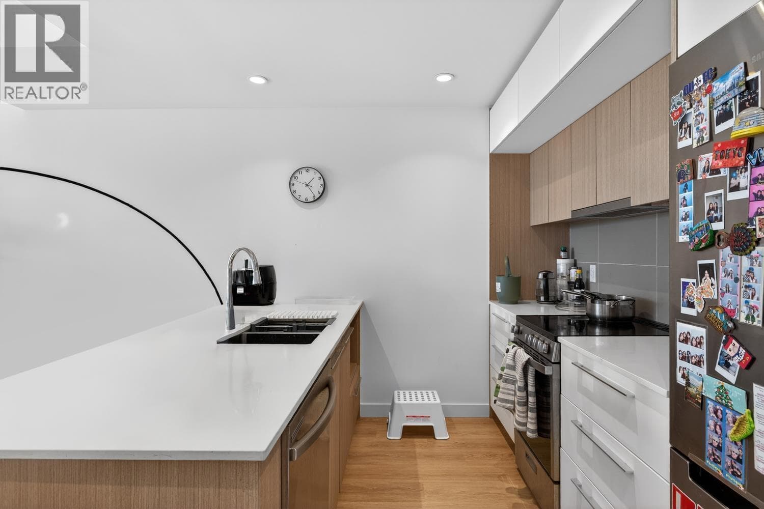 206 9580 TOWER ROAD photo 5