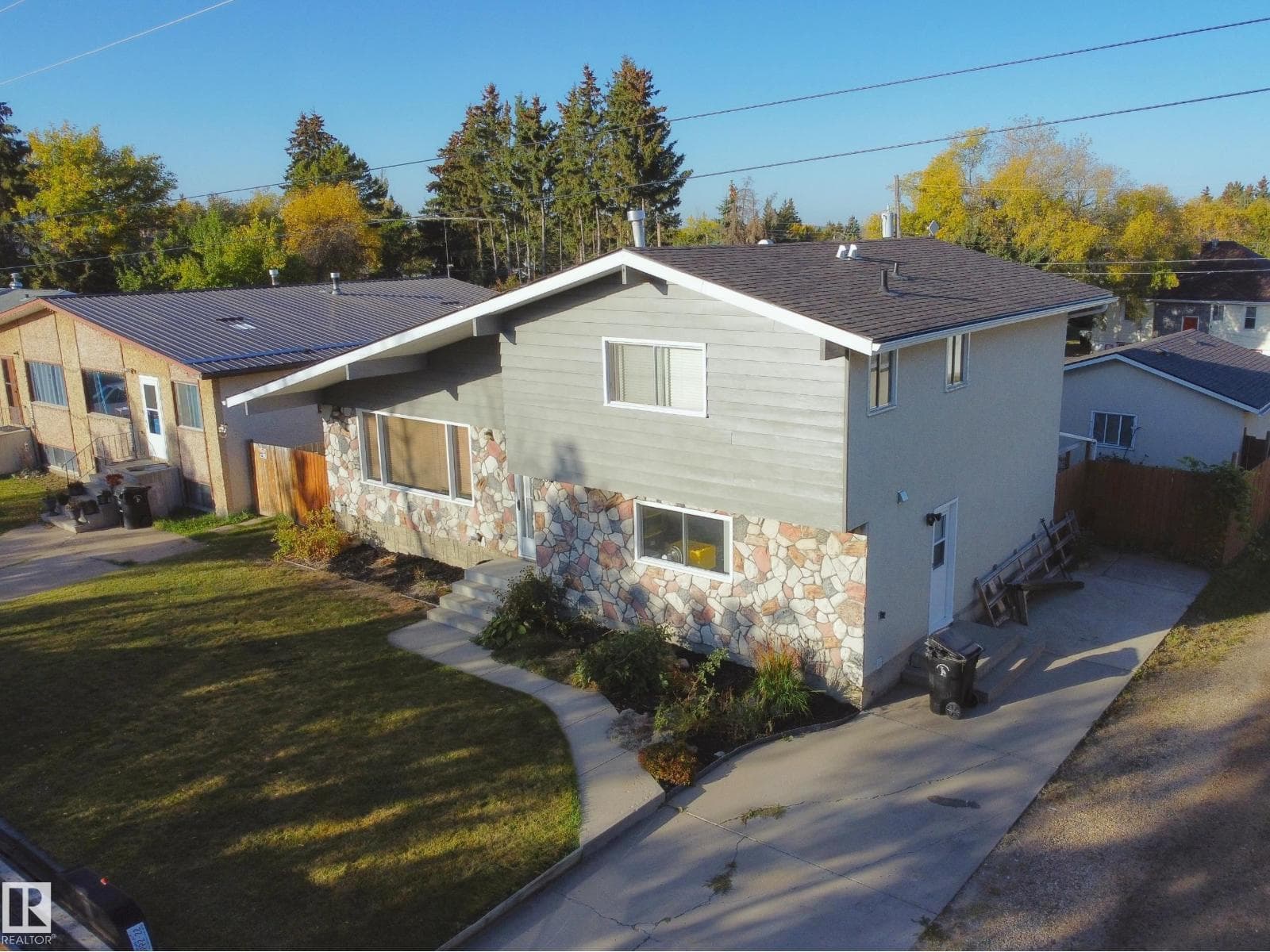 3 bed 4 bath single family at 5226 43 ST — $359,000