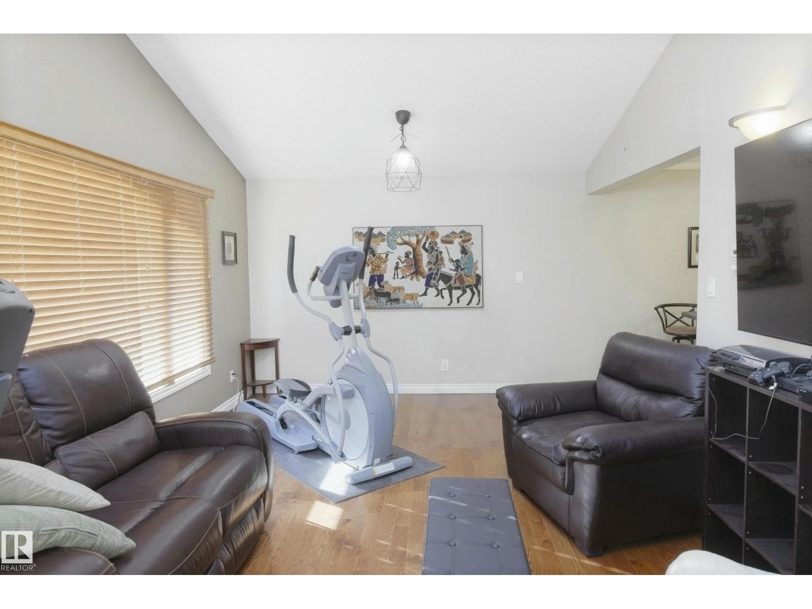 5226 43 ST photo 5