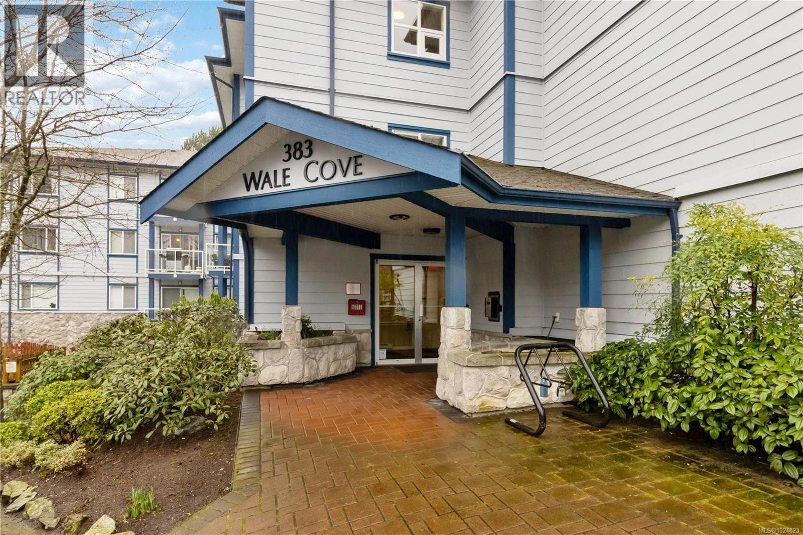 208 383 Wale Rd photo 4