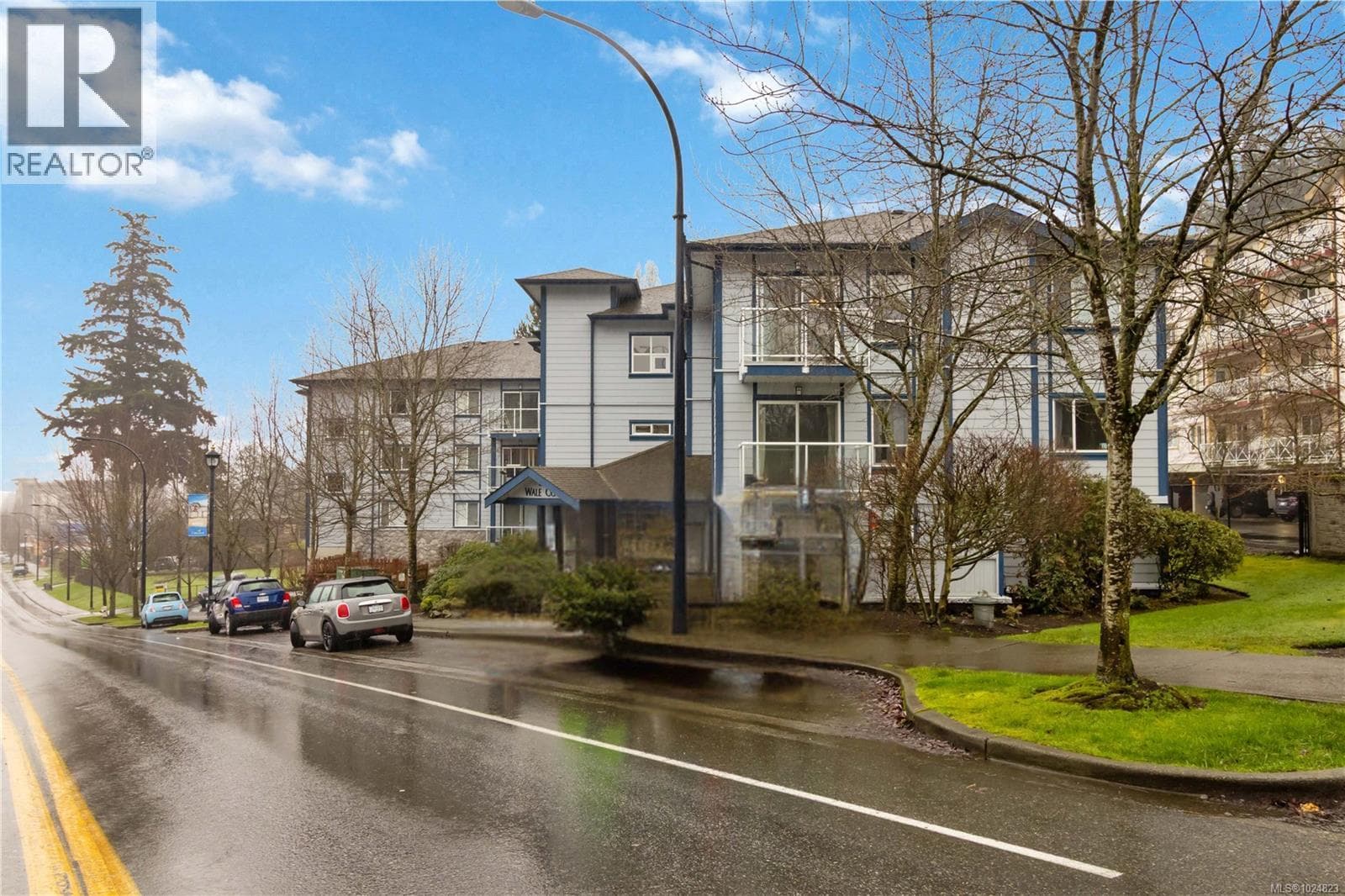 208 383 Wale Rd photo 2