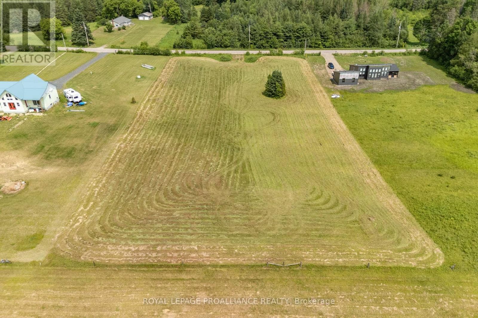 1226 GULL LAKE ROAD photo 2