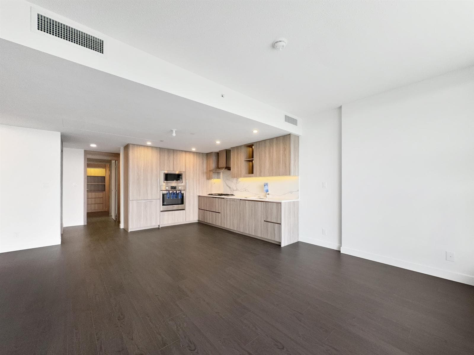 3 bed 2 bath single family at 3102 13778 100 AVENUE — $849,000