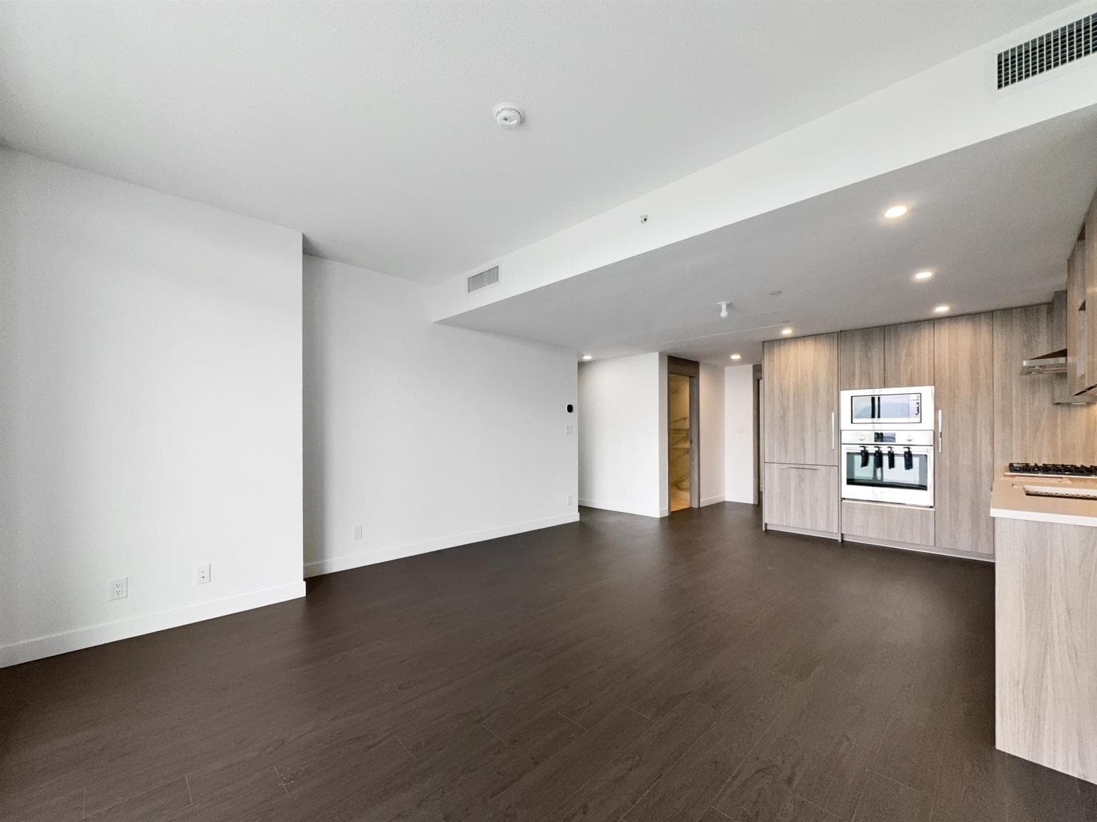 3102 13778 100 AVENUE photo 2