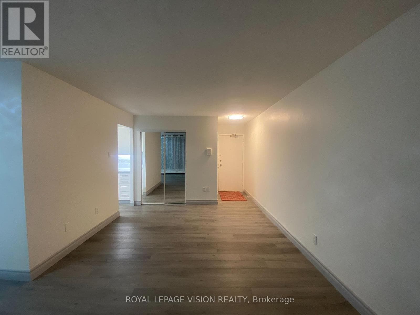 205 - 895 KENNEDY ROAD photo 4
