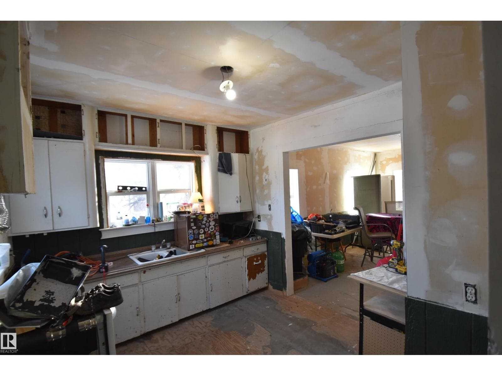 5207 Pyrogy DR — photo 5