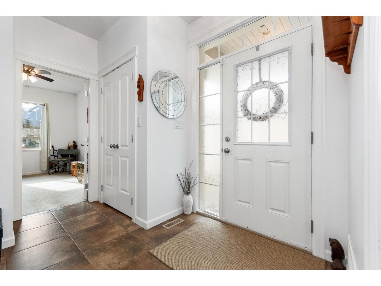 1 425 STUART STREET, Hope photo 3