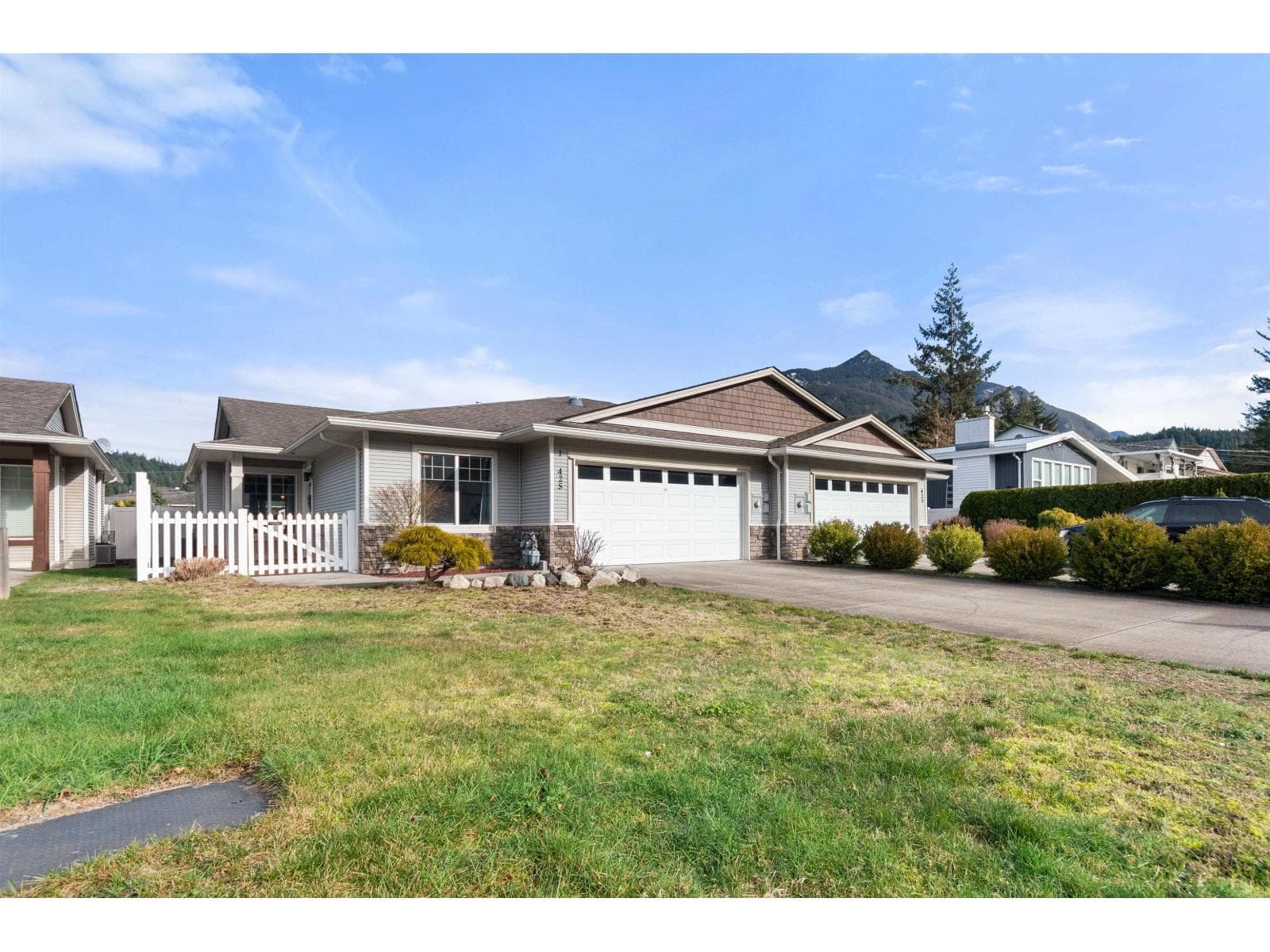 1 425 STUART STREET, Hope photo 2