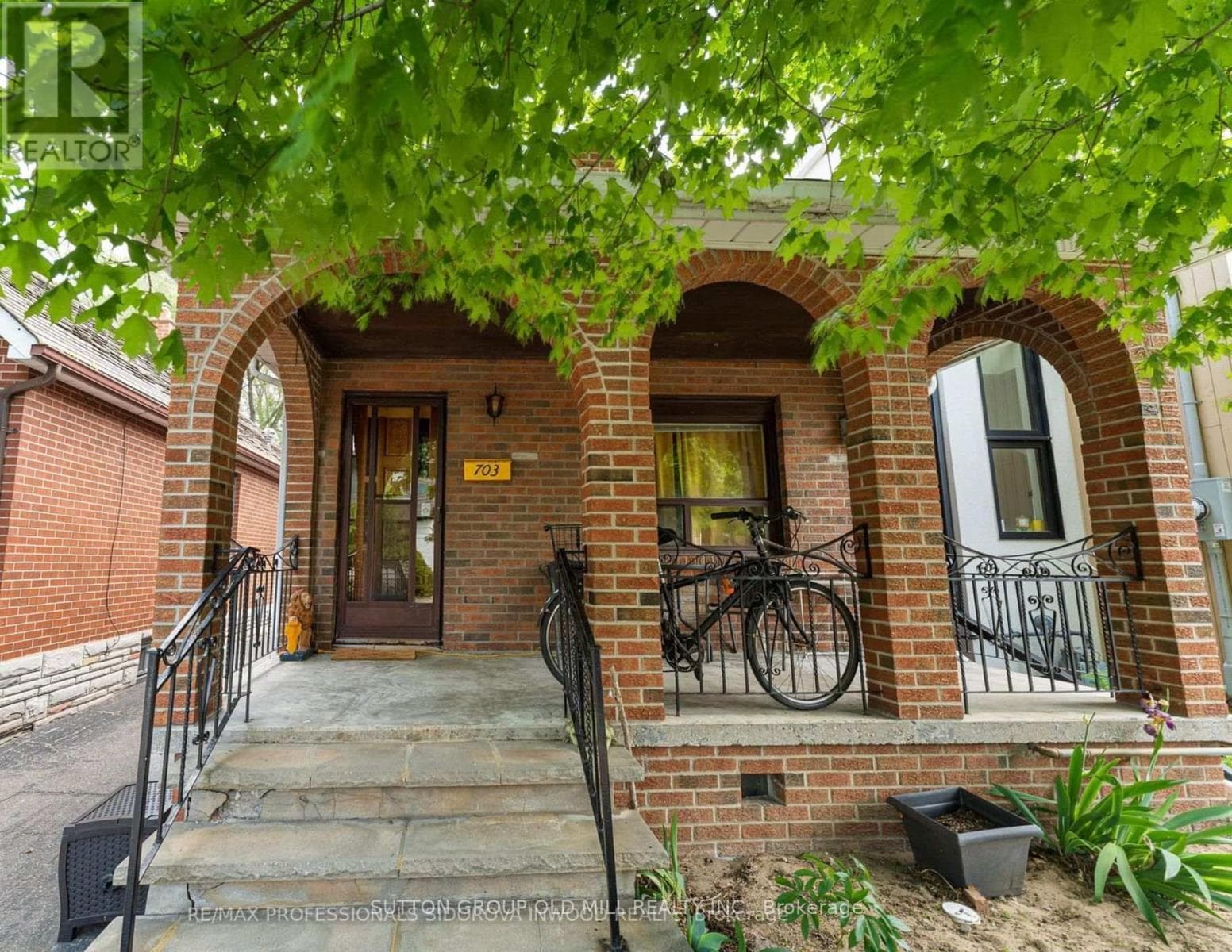 703 WILLARD AVENUE photo 2