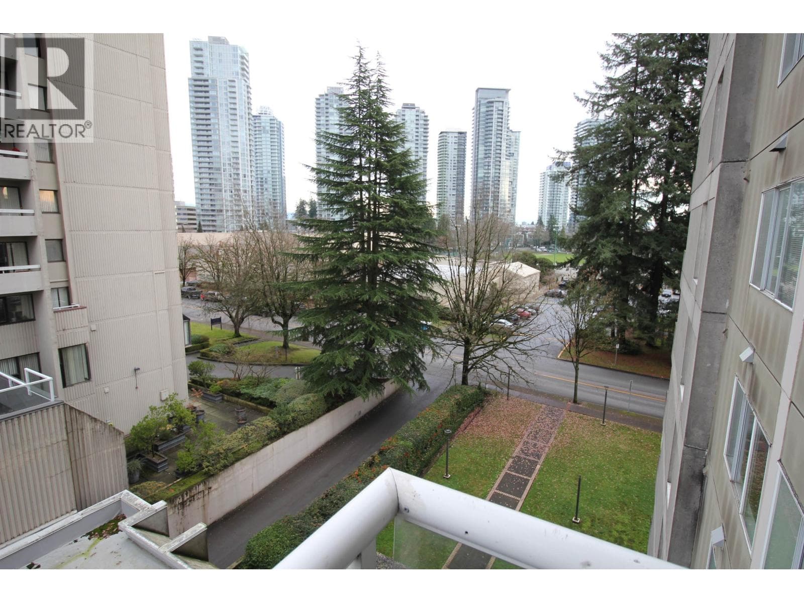 706 6595 BONSOR AVENUE photo 4