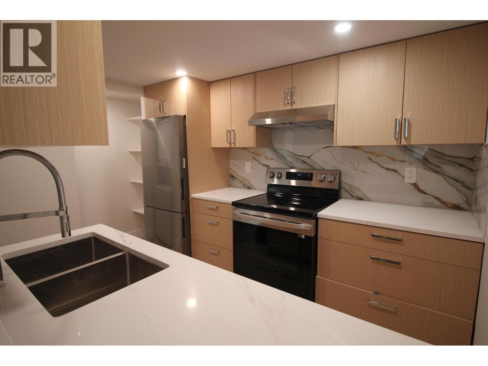 2 bed 2 bath single family at 706 6595 BONSOR AVENUE — $599,000