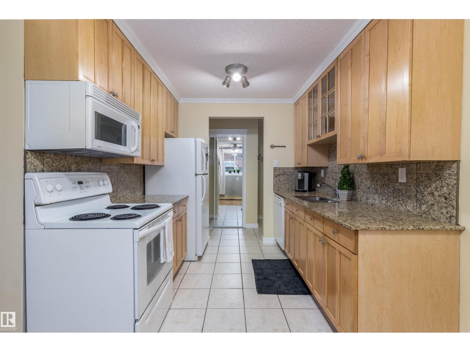 #102 9925 83 AV NW — photo 3