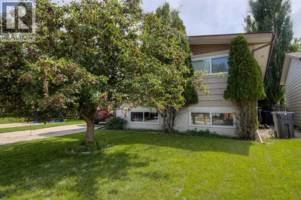 7 cayuga Place W