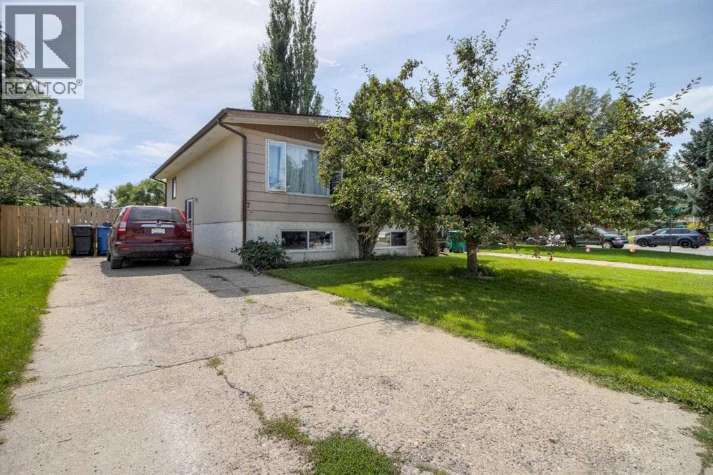 7 cayuga Place W — photo 2