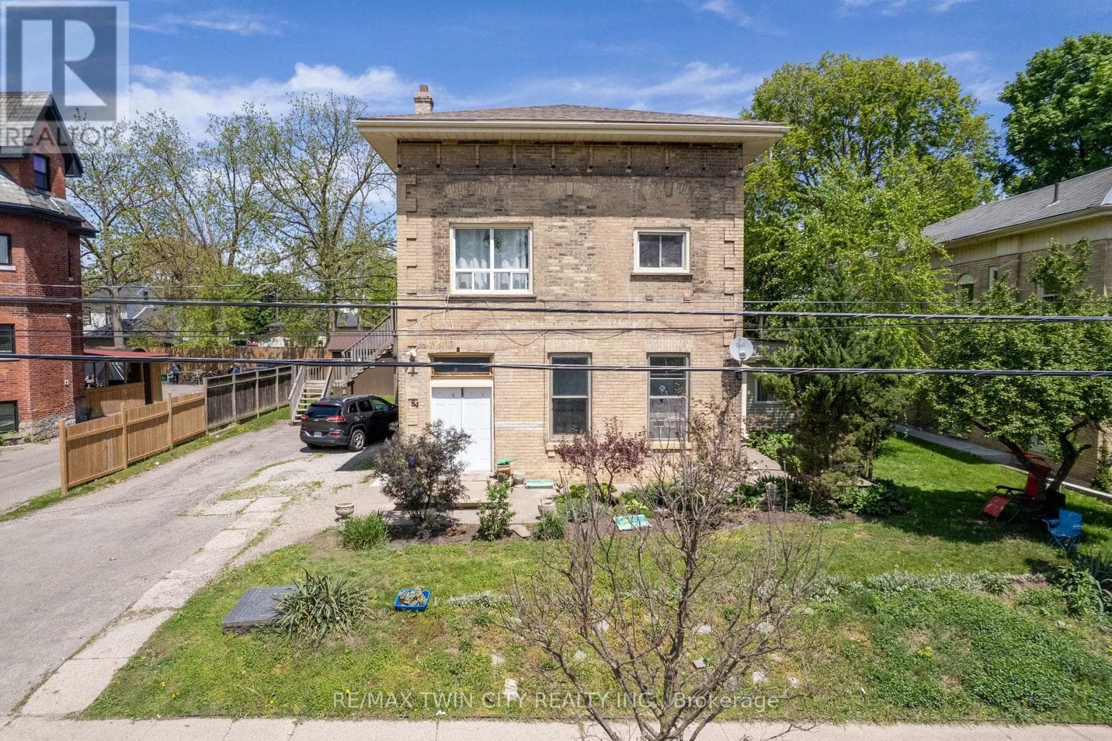 84 SHERIDAN STREET photo 3
