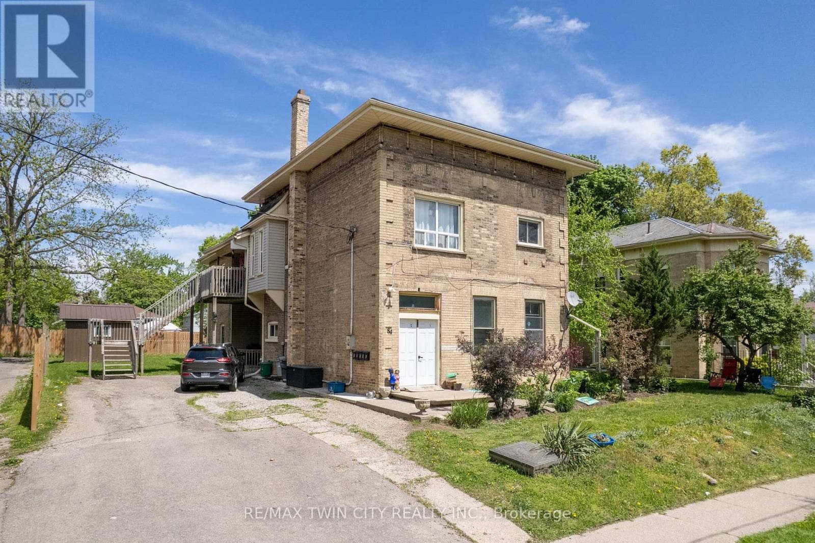 84 SHERIDAN STREET photo 2