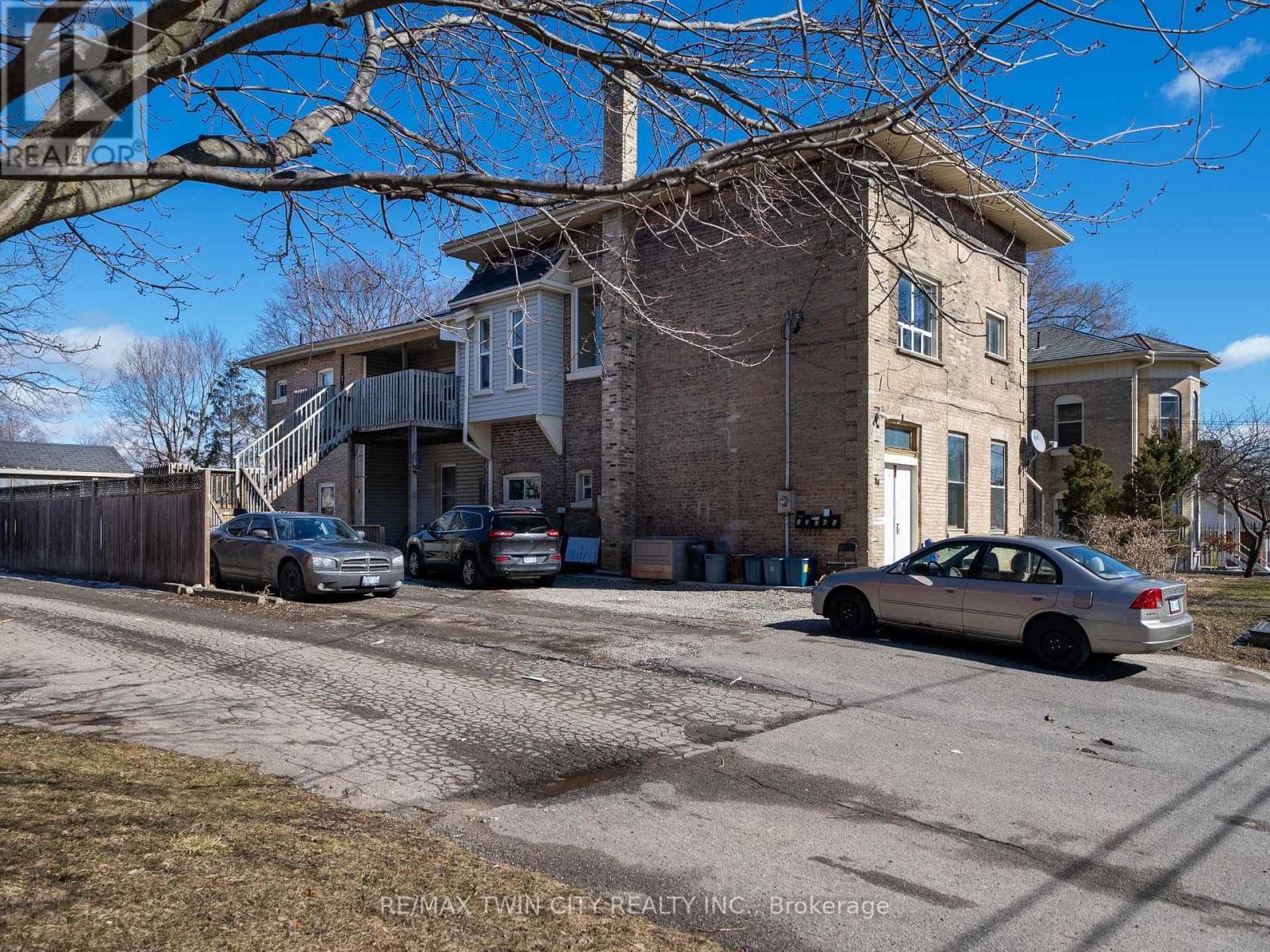 84 SHERIDAN STREET photo 4